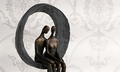 Beerdigungen im geschützten Raum mit professioneller Trauerbegleitung für die Familie