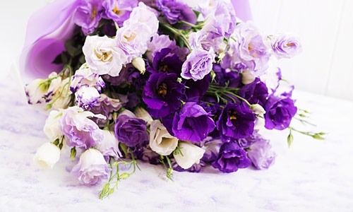 Trauer-Blumenbouquet für den Verstorbenen / der Verstorbenen zur Beerdigung.