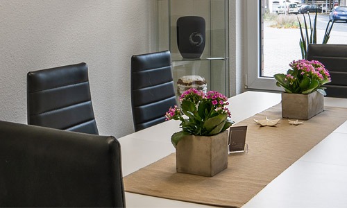 Bei Bestattungen Beratung und ausführliche Gespräche mit den Angehörigen