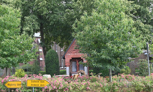 Dorfausschuss Wegberg Merbeck / Kreis Heinsberg / NRW | Aktion Pflege des Kriegerdenkmales