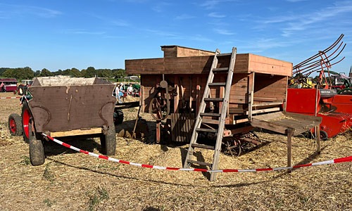 Dreschmaschine Thema "Getreide" 2026 | Oldtimer Traktor Treff 2026 in Tetelrath - Merbeck in Wegberg im Kreis Heinsberg / NRW