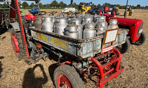Transport Milchkannen historisch | Oldtimer Traktor Treff 2026 in Tetelrath - Merbeck in Wegberg im Kreis Heinsberg / NRW